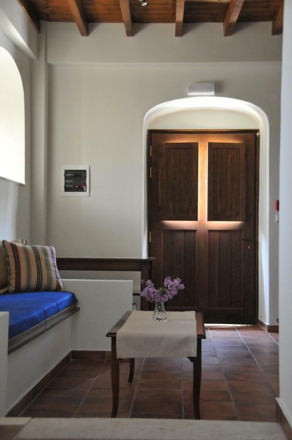 Ilakia Aparthotel Tholon Buitenkant foto